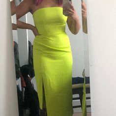 Cushnie For Target Strapless Dress In Lime Green. Sold Out Brand New With Tags. Size 4 This Is A Bold Piece That Fits Like A Dream! Green Strapless Maxi Dress For Night Out, Summer Strapless Fitted Dinner Dress, Summer Strapless Fitted Dress For Dinner, Green Fitted Strapless Midi Dress, Chic Green Strapless Bodycon Dress, Chic Green Bodycon Strapless Dress, Summer Dinner Strapless Fitted Dress, Fitted Strapless Dress For Summer Dinner, Fitted Green Strapless Dress For Date Night