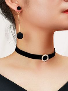 3pcs Retro Party Jewelry Set Black Velvet Choker Necklace Long Pendant Ball Stud Earrings For Nightout Party Black Fashionable   Polyester     Women Fashion Jewelry, size features are:Bust: ,Length: ,Sleeve Length: Adjustable Clavicle Chain Jewelry For Party, Elegant Party Jewelry Sets With Choker, Adjustable Clavicle Chain Choker For Party, Elegant Choker Jewelry Sets For Party, Adjustable Clavicle Chain For Parties, Alloy Clavicle Chain Choker For Parties, Metal Choker For Party, Adjustable Alloy Jewelry Sets For Parties, Party Round Clavicle Chain Choker