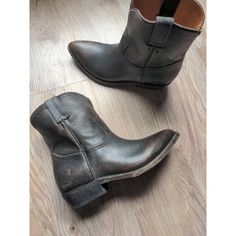 Frye Billy Short Pull On Western Cowgirl Boots, Women's 7.5 M, Color Distressed Brown, New Retail $398.00 Frye Billy Short Boots Outfit, Thrift Manifestation, Black Cowgirl Boots, Western Ankle Boots, Leather Heeled Boots, Western Leather, Western Cowgirl, Frye Shoes, Cowgirl Boots