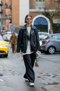 Eclectic Fashion Style, Style Muse, Eclectic Fashion, Leather Outfit, Mens Casual Outfits, Women's Style, Black Pants, Girl Fashion, Cool Outfits