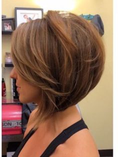 Medium length align inverted bob by myboy on Indulgy.com Bob Lung, Bob Style Haircuts, Hair Cuts 2017, Inverted Bob Hairstyles, Stacked Bob Hairstyles, Popular Short Hairstyles, Corte Bob, Layered Bob Hairstyles, Hair Styles 2014