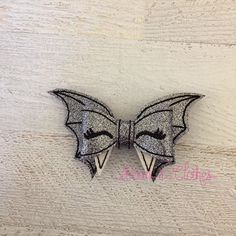 Halloween Bat Bow – Bows and Clothes Bat Bow, My Account Page, Rainbow Loom Charms, Loom Charms, Ribbon Sculpture, Rainbow Loom Bracelets, Halloween Bows, Hair Bow Holder, Halloween Bat