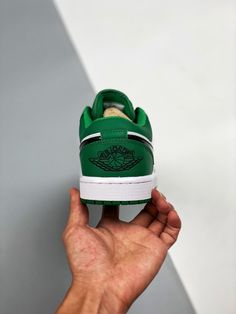 Air Jordan 1 Low ” Pine Green” 553558-301 Walk the talk and make a statement with our top-quality Sneakers. Shop now and step up your shoe game! Please carefully choosing the size number according the size chart as we CAN NOT offer return or refund if you choose a wrong size.The product need 3-5 business days to check the quality before shipping.Our High Quality Shoes models are various, please contact to our support to ask for the model you need.Because each device displays a different color. Therefore, the actual color of the item may not be 100% the same as [...] Jordan 1 Low Pine Green, Jordan 1 Iridescent, Jordan 1 Milan, Air Jordan 1 Dior, Jordan 1 Dior, Air Jordan 1 Fearless, Jordan 1 Fearless, Jordan 1 Blue, Blue Chill