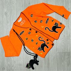 Rare Vintage Jack B. Quick Halloween Cardigan Sweater Cat Beaded With Purse Ps With Purse . Purse Is Very Rare. Has Some Spots On The Sleeves As Shown Halloween Cardigan, Cat Bead, Womens Cardigan, Cardigan Tops, Holidays Halloween, Orange Black, Sweater Cardigan, Black Cat, Sweaters For Women