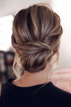 Messy Wedding Hair, Donut Bun, Dance Hair, Classic Wedding Hair, Wedding Hairstyles Medium Length, Classic Updo, Simple Wedding Hairstyles, Best Wedding Hairstyles