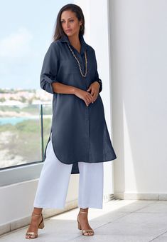 Our best-selling, versatile tunic silhouette is now available in linen! Personalize it with roll-tab sleeves that adjust from long to three-quarter length. Linen Long Shirts Women, Long Shirt Tops For Women, Women Linen Set, Relaxed Fashion Women, Beach Vacay Outfits Plus Size, Long Tunic Outfit, Long Tops Designs, Long Tunics For Women, Long Tops For Women