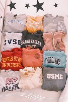 Fun Aesthetic, 10 Essentials, School Season, Cute Lazy Outfits, Lazy Outfits, Cute Sweatshirts