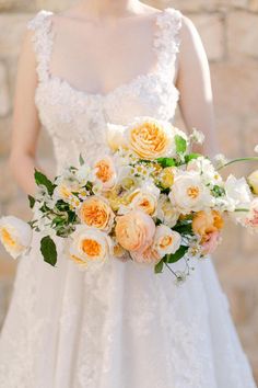 Wedding bouquets paired with lace dresses. All from the David Austin Wedding Rose Collection. David Austin Wedding, Bright Wedding Bouquet, Summer Wedding Flowers, Luxury Wedding Flowers, Wedding Roses, Citrus Wedding, English Garden Wedding, Summer Wedding Bouquets, Ribbon Bouquet