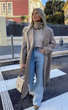 #WinterOutfits #WinterOutfitsCold #WinterOutfitsAesthetic #WinterOutfitsMen #WinterOutfitsBlackgirl #WinterOutfits2024 #WinterOutfitsKorean #WinterOutfitsForWomen #WinterOutfitsSnow #WinterOutfitsMenStreetwear #WinterOutfitsCasual Fall White Trousers Outfit, February Fashion 2024, March New York Outfits, What To Wear In Nyc In March, Nyc Broadway Outfit, Mom Fall Outfits 2023, Really Cold Weather Outfits, Light Wash Jeans Outfit Fall, Nyc Winter Outfits