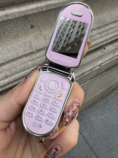 Glossier flip phone 🤳 Y2k Pink Flip Phone, Glossier Flip Phone, Glossier Flip Phone Keychain, Glossier Phone Keychain, Flip Phone 2000s Aesthetic, Glossier Keychain, Flip Phone Mirror, Flip Phone Keychain, Glossier Mirror