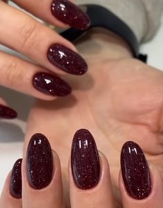 Dark Red Nail Ideas, X Mas Nails, Dark Red Nails Ideas, Red Sparkle Nails, Red Sparkly Nails, Maroon Nail, Short Red Nails, Berry Nails, Nail Designs Ideas