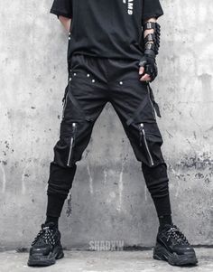 Type: Techwear pants Design: Techwear, streetwear Technical pants: This techwear pants is the perfect garment to complete your Techwear outfit. Premium quality: Reinforced seams, comfortable to wear, soft touch Materials: Polyester Machine washable: 30 °C (86 °F) Size(cm | in) Waist Length Hip S 72 | 28.3 94 | 37.1 96 | 37.8 M 76 | 29.9 96 | 37.8 100 | 38.4 L 80 | 31.5 98 | 38.6 104 | 40.9 XL 84 | 33 100 | 39.4 108 | 42.5 2XL 88 | 34.6 102 | 40.2 112 | 44 Dive into the Trend: Korean Streetwear P Techwear Sweatpants With Side Pockets For Outdoor, Winter Functional Cargo Pants For Streetwear, Techwear Joggers With Side Pockets, Techwear Pants With Pockets For Gym, Techwear Gym Pants With Pockets, Stretch Techwear Cargo Pants For Streetwear, Techwear Sweatpants With Side Pockets, Techwear Joggers With Pockets For Gym, Techwear Gym Pants With Side Pockets