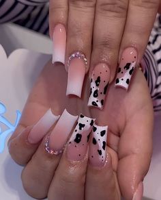 Vaquita Nails, Vaquera Nails, Cowboy Nails, Cow Nails, Beauty Nails Design, Nails Design With Rhinestones, Unique Acrylic Nails