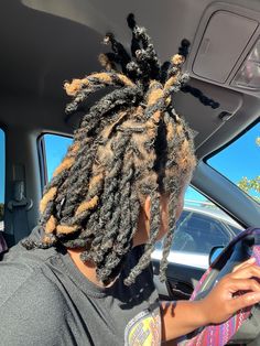 Men’s Colored Locs, Loc Inspo Men, Loc Versatility, Darkskin Dudes, Dyed Locs Men, Half Dyed Locs, Dye Dreads, Dyed Locs Ideas, Dread Inspiration