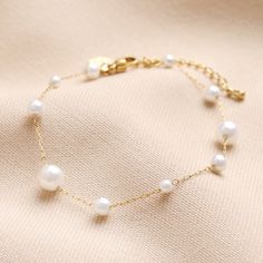 White Pearl Bracelet With Delicate Chain, Classic Gold Pearl Chain Bracelet, White Pearl Bracelet With Chain Detail, Gold Plated Pearl Chain Bracelet, Formal Gold-plated Pearl Chain Bracelet, Bracelets Pearl, Everyday Jewellery, Evening Jewelry, The Lobster