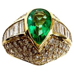 Thomas Leyser is renowned for his contemporary jewellery designs utilizing fine gemstones. Ring in 18k Yellow Gold (16,6gr.) with 1x Emerald (pearshape, 10x6,5mm, 1,38cts.) + Diamonds (rounds and baguettes, G(VS), 3,60cts=. Ringsize 56 (7,6). Resizable. Diamond Gold Ring, Ring Bands, Mens Silver Jewelry, 2025 Wedding, Contemporary Jewelry Design, Vintage Cocktail Ring, Fine Jewels, Diamond Gold, Emerald Jewelry