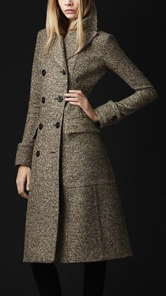 Mantel Styling, Womens Fall Coats, Mantel Outfit, Fall Fashion Coats, Womens Tweed, Coat Outfit, Wool Coat Women, Burberry Prorsum, Tweed Coat