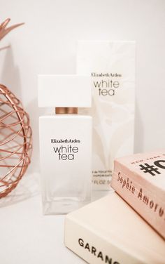 White Tea Perfume, Elizabeth Arden Perfume, Tea Perfume, Elizabeth Arden White Tea, Shampoo Packaging, Smell Nice, Perfume Collection Fragrance, Perfume Lover, Luxury Perfume