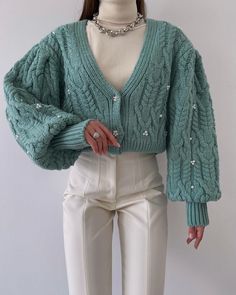 Couple Chic, Crochet A Crop Top, Quick Easy Crochet, Crochet Sweater Design, Trendy Date Night Outfit, Date Night Outfit Ideas, Night Outfit Ideas, Mode Crochet, Muslim Outfits Casual