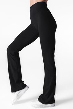 Our Cloud II Foldover Trouser is designed for the ultimate comfort whether you are enjoying your workout of the day or stopping by your favorite coffee shop. This pant offers medium support and compression to accentuate your assets. Comfort Stretch Versatile Gym Pants, Breathable Comfort Stretch Full-length Pants, Stretch Functional Loungewear Pants, Functional Stretch Pants For Loungewear, Compressive Sweat-resistant Athleisure Bottoms, Sporty Fitted Yoga Pants For Loungewear, Breathable 4-way Stretch Pants For Pilates, Sporty Fitted Pants For Pilates, Stretch Functional Pants For Pilates