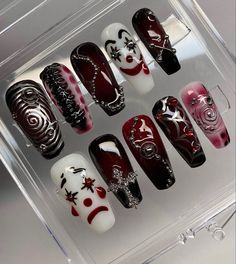 Creepy Nails Acrylic, Dark Style Nails, Nail Art Alternative, Goth Y2k Nails, Alt Valentines Nails, Jester Nails, Clown Nails Designs, Dark Goth Nails