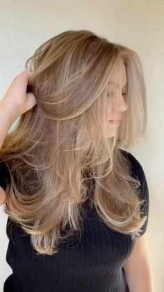 Blond Brownish Hair, Warm Highlights On Brown Hair, Hazelnut Blonde Hair, Hair Coloring Styles, Hazelnut Blonde, Brownish Blonde Hair, Coloring Styles, 2024 Hair Trends For Women, 2024 Hair Trends