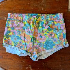 High Waisted Cheeky Wild Fable Neon Floral Shorts Beautiful Summer Pattern! Neon Colorful Flowers, Orange Yellow Pink Green. New Without Tags - Took Them Off Preemptively And They Didn't Fit! I'm On The Curvier Side In The Hips And They Showed Off A Little Too Much In The Back Non Smoking Home. Open To Offers! Spring Multicolor Print Cotton Bottoms, Retro Printed Bottoms For Spring, Green Vibrant Print Casual Bottoms, Casual Green Bottoms With Vibrant Print, Yellow Printed Cotton Bottoms, Printed Yellow Cotton Bottoms, Summer Cotton Bottoms With Floral Print, Multicolor Floral Print Bottoms For Beach Season, Trendy Floral Print Bottoms For Beach Season