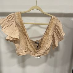 Nwt Zara Linen Crop Top Summer V-neck Crop Top With Lace Trim, Feminine V-neck Crop Top For Beach, Casual V-neck Crop Top With Lace Trim, Fitted Beige Blouse For Summer, Beige V-neck Crop Top For Spring, Beige Cotton V-neck Crop Top, Beige Feminine Crop Top For Summer, Summer Cropped Tops With Lace Trim, Feminine Beige Crop Top For Summer