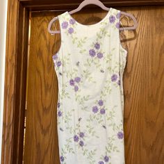 White Sleeveless Dress With Purple Flowers With Green Stems. Fully Lined. Never Worn. Like New Condition. White Sleeveless Dress, Dress Barn, White Sleeveless, Purple Flowers, Sleeveless Dress, White Dress, Midi Dress, Like New, Size 6