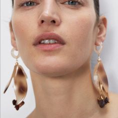 Nwot Earrings Materials: Acrylic/Alloy Colors: Brown/Cream/Tan. Just Like Pics Elegant Zara Earrings For Summer, Elegant Summer Earrings By Zara, Elegant Brown Earrings For Summer, Elegant Brown Summer Earrings, Diamante Earrings, Large Statement Earrings, Zara Jewelry, Zara Gold, Seashell Earrings