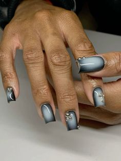 6muse Airbrush Square Nails, Grey Airbrush Nails, Short Airbrush Nail Designs, French Airbrush Nails, Simple Airbrush Nails, Black Air Brush Nails, Square Airbrush Nails, Short Acrylic Ombre Nails, Short Aura Nails Square