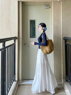 Modest Clean Outfit, White Skirt Outfits, Clean Fashion, Long Skirt Outfits, Clothes Korean Style, Modest Dresses Casual, Everyday Fashion Outfits, Casual Day Outfits, Easy Trendy Outfits