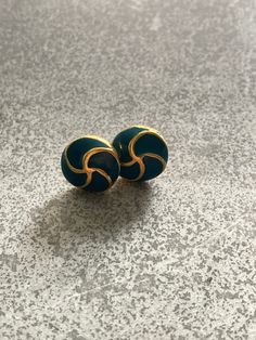 "Excellent vintage condition; Approx 1/2\" diameter (R)" Retro Green Enamel Jewelry, Green Enamel Clip-on Jewelry, Vintage Green Enamel Earrings, Green Enamel Vintage Earrings, Green Enamel Clip-on Earrings As Gift, Green Enamel Clip-on Earrings, Gold Enamel Round Earrings, Gold Round Enamel Earrings, Vintage Round Enamel Earrings