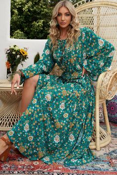 Green Boho Floral Bell Sleeve Top and Maxi Skirt Set Bohemian Green Printed Skirt, Two Piece Dresses, Maxi Skirt Set, Affordable Fashion Women, Boho Green, Maxi Dress With Sleeves, Style Boho, Boho Floral, Pattern Floral