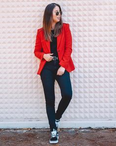 Outfit Blazer Rojo, Red Blazer Outfit Casual, Red Jacket Outfit, Red Blazer Outfit, Outfit Ideaa, Casual Oufits, Jenifer Aniston, Look Office, Love Winter