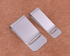 Money Clip stainless steel Money Clip Minimalist Gift wallet clip Wedding Gift Christmas gift Birthday Gift Money Clip for money/cardColor:silverSize: 50*25/50*15mmMaterial : metalQuantity :4pcs♥♥♥ Welcome to my store ♥♥♥ ⭐Due to manual measurement, there may be a little error.⭐✿ The order will be shipped within 1-3 working days after the payment is completed. ✿ This is international shipping,postal delivery generally takes 15 to 30 working days.✿ Please do not hesitate to contact me if you have Elegant Silver Rectangular Card Holder, Silver Rectangular Card Holder For Gift, Silver Rectangular Card Holder Gift, Gift Money, Money Card, Claw Nails, Plastic Envelopes, Money Cards, Money Clips