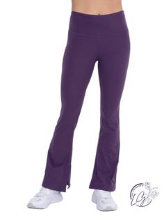 Crafted from recycled polyester and woven with spandex, these essential wide-bottomed leggings will help achieve that hourglass look.Maddie in Dark Purple is 5'8", a size 2, and is wearing an S.Tummy control.Moisture-wicking.Four-way stretch. Fabric: 80% Recycled Polyester & 20% Spandex **THIS ITEM IS A FINAL SALE ITEM. NO RETURNS OR EXCHANGES ALLOWED** Curvy Shorts, Head Wrap Headband, Curvy Jeans, Sweater Tank Top, Flare Leggings, Silver Jeans, Skirt Leggings, Athletic Pants, Sweater Blouse