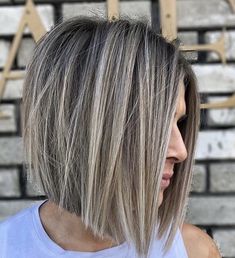 Hair Color Ideas Short Hair, Caramel Hair Color Ideas, Hair Color Short Hair, Caramel Hair Color, Ash Blonde Hair Balayage, Short Hair Color Ideas, Brown Bob Hair, Hair Colour Ideas, Ideas Short Hair