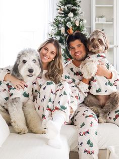 Whimsical waffle knit pajamas in matching styles for pups + people. These festive jammies feature a magical wintery scene on a premium, medium-weight waffle knit fabric.  Get cozy with your fur fam and add a dose of holiday cheer with our best-selling pajamas featured in the Hallmark Gift Guide. Grinch Pajamas, Knit Pajamas, Matching Family Christmas Pajamas, Unisex Pajamas, Winter Szenen, Matching Christmas Pajamas, Christmas Family Photos, Dog Pajamas, Christmas Pjs