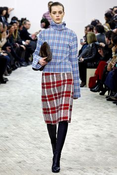 Paris Mode, Moda Paris, Phoebe Philo, Mode Casual, Plaid Skirt, Fashion Show Collection, Designer Collection, Paris Fashion