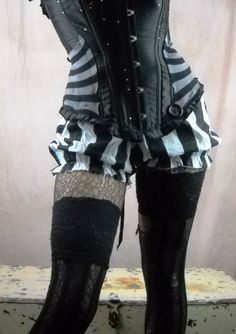 Womens Bloomers, Neo Grunge, Circus Outfits, Look Grunge, Tokyo Street Fashion, Neo Victorian, Grunge Look