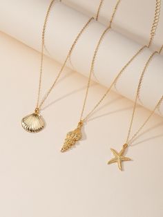 Gold Vacation   Zinc Alloy  Pendant Necklaces Embellished   Jewelry Moodboard Pics, Shell Charm Necklace, Jewellery Photography Inspiration, Jewelry Product Shots, Creative Jewelry Photography, Jewelry Photography Styling, Shein Brasil, Jewelry Photoshoot, Necklace Sets