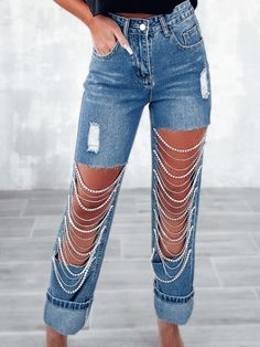 Make a bold impression in our Monroe High Rise Rhinestone Chain Straight Jeans. Chic and stylish, these jeans feature a high rise fit, as well as sparkling rhinestone chains with the cut-out details that will turn heads. Elevate any look with these statement jeans! Size Guide: Influencer is 5’6” tall, and has a 33.25” bust, 26.5” waist, & 35.6” hips. She is wearing a S / US 4 / AU 8. This Jeans is true to size. Material: 100% cotton. Feature: Denim Fabrication. Rhinestone Chain. High Rise. Pocke Big Ripped Jeans, Jeans Chain, Cut Out Jeans, Ripped Jeans Women, Denim Street Style, Fringe Jeans, All Jeans, Denim Patterns, High Waist Fashion