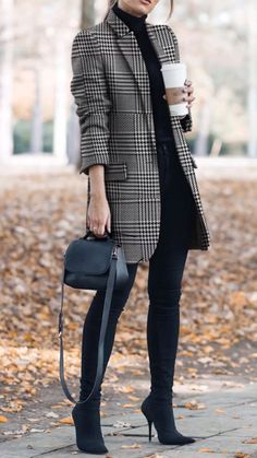 Plaid Print Coat, Elegant Coats, Winter Vintage, Hijab Chic, Winter Trends, Miranda Kerr, Jacket Brands, Work Outfits Women