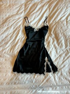 Dresses 13-14, Sleep Dress Aesthetic, Leggings Outfits Summer, Lingerie Dress Outfit, School Outfits Black Women, Outfits With Sambas, Outfits Aesthetic School, Bedroom Outfit, Aesthetic School Outfits