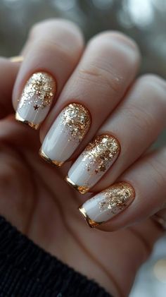 Gold Design Nails Nailart, Nails For Guest At Wedding, Fall Nails With Gold Glitter, Gel Polish Nail Designs Glitter, Pretty Nails For Wedding Guest, Nail Designs With Gold Glitter, Gold Tip Nail Designs, Blue And Gold French Nails, Gold French Nails Design