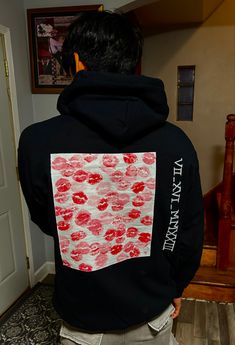 kiss hoodie, diy, relationship, crafts, gifts, kiss print, designer. Bf Present Ideas Christmas, Lipstick Hoodie For Bf, Lipstick Sweatshirt For Bf, Kiss Print Hoodie For Boyfriend, Kiss Diy Hoodie, Kiss Hoodie Tik Tok Trend, Custom Hoodie Ideas For Boyfriend, Kissed Shirt Diy, Painted Hoodie For Boyfriend