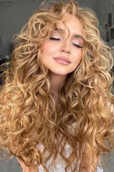 Fresh Bronde Hair Examples To Give A Thought To Honey Curly Hair, Honey Blonde Hair Curly, Curly Honey Blonde Hair, Curly Strawberry Blonde Hair, Harlow James, Strawberry Blonde Curly Hair, Honey Blonde Curls, Honey Blonde Curly Hair, Curly Hair Blonde