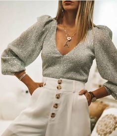 Look Disco, Beaded Shirt, Full Tulle Skirt, Silver Top, Silver Tops, Mode Inspo, Dress Shirts For Women, Trend Fashion, Sequin Top