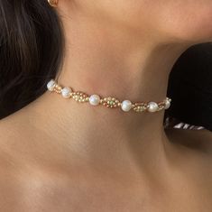 Natürliche Perlen Choker Halskette Böses Auge Perlen Halskette Grüne Blume Halskette Trendiger Schmuck Bunte Sommer Perlen Halskette Geschenk für Sie Jede unserer Halsketten bei PEARLOWNJEWELRY sind handgefertigte und besondere Natursteine. So ist es in limitierter Stückzahl erhältlich. (Lagerbestand beträgt 90 Stück) ☆ EDELSTEINE UND DİMENSİON Süsswasserperle Größe: 8mm SÜßWASSERPERLE Einige Menschen wählen Schmuck wegen ihrer Schönheit und Ihres Designs, während andere auch nach ihrer Symbolik Brown Evil Eye, Summer Bead Necklace, Beaded Pearl Necklace, Wearing Pearls, Jewelry Colorful, Necklace Trendy, Pearl Choker Necklace, Necklace Green, Natural Pearl